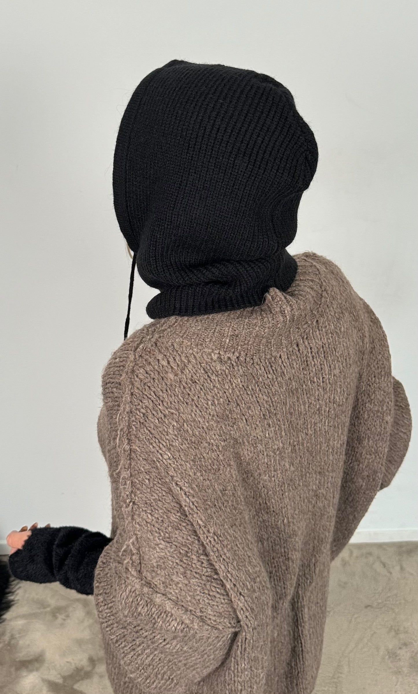 Hood/Hat "Sila" - black