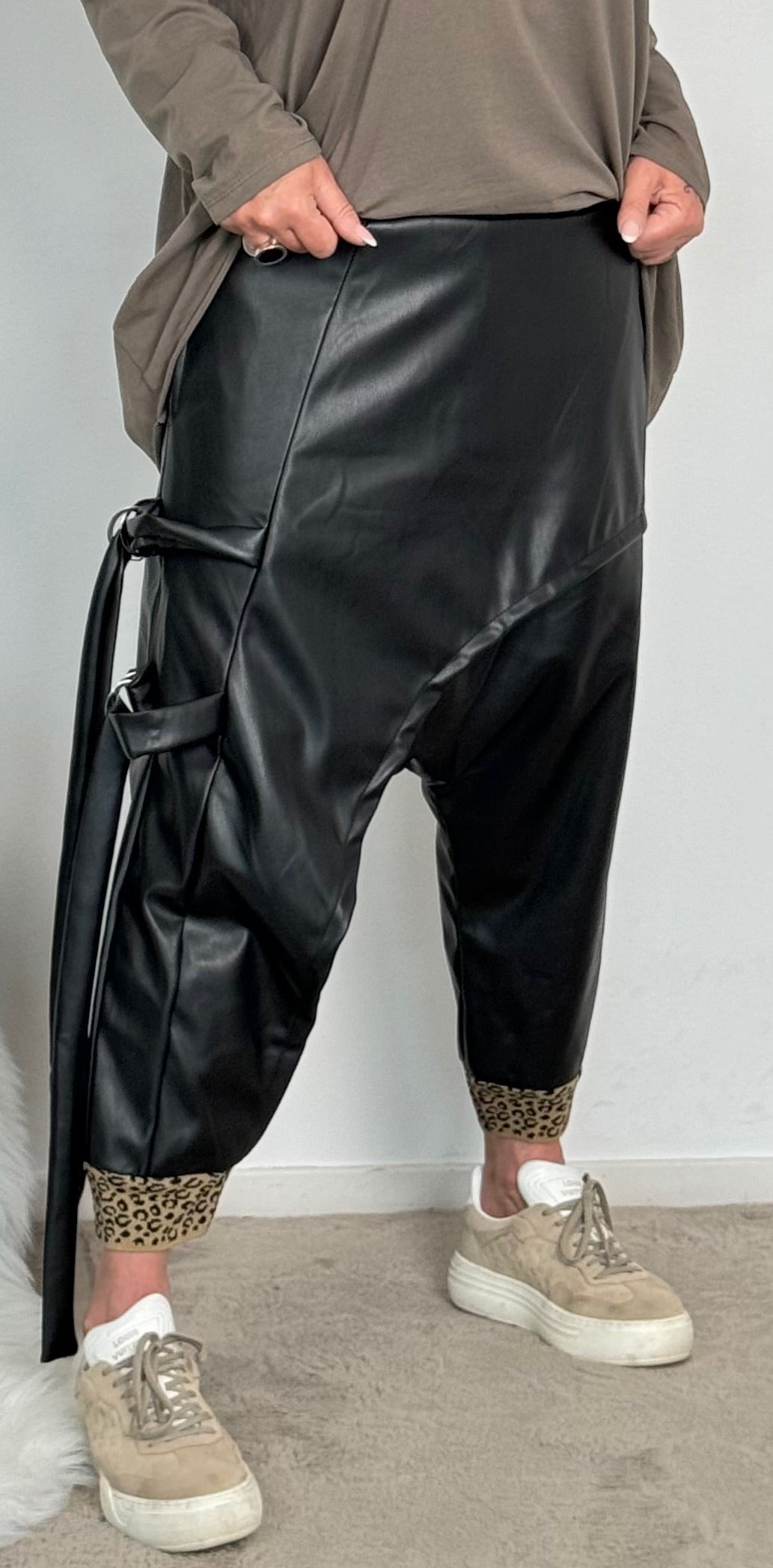 Baggy pants "Liv" - black