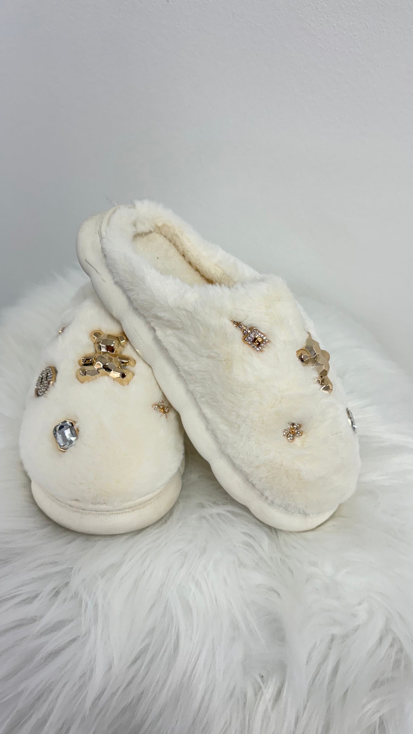 Fur slipper "Ira" - ecru