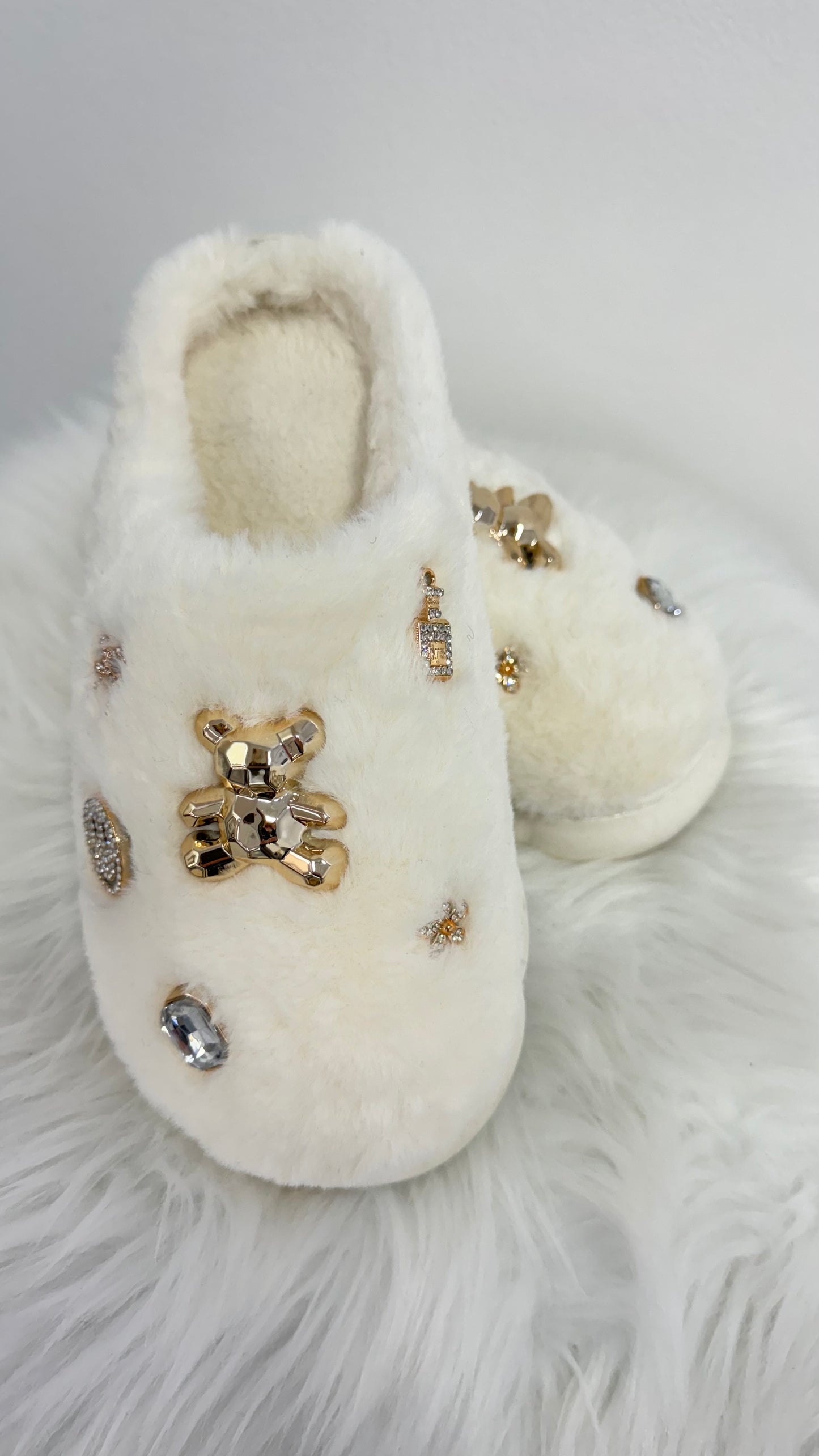 Fur slipper "Ira" - ecru