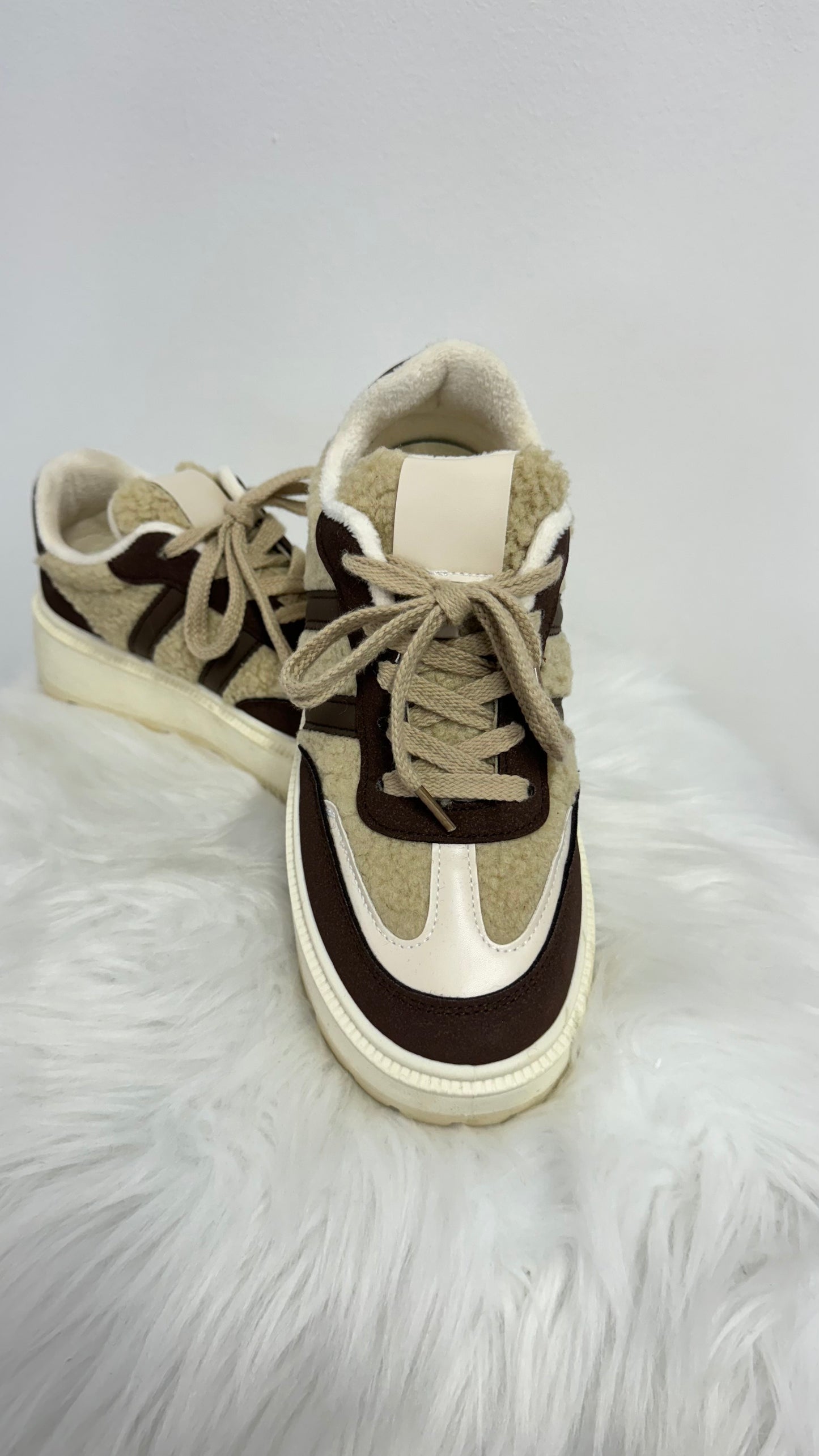 Sneaker with teddy fur "Nena" - brown