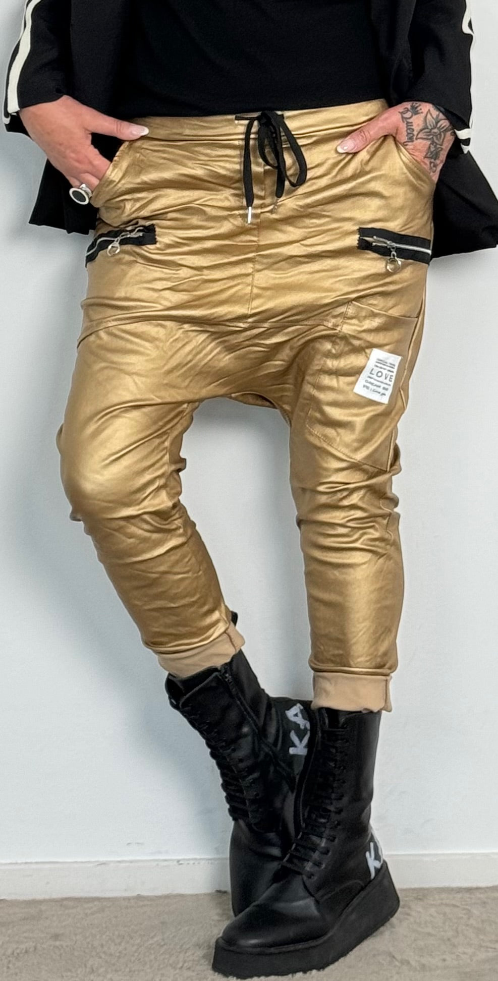 Imitation leather baggy trousers "Dela" - gold