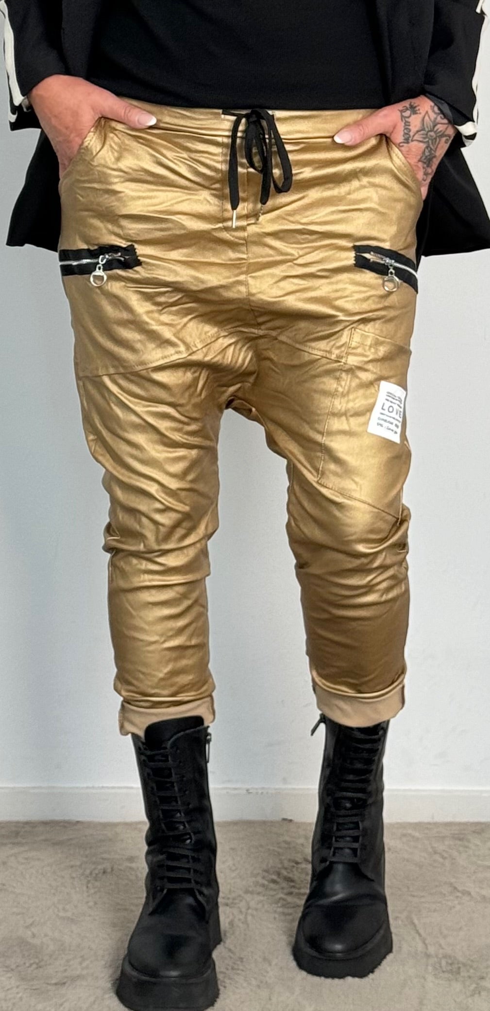 Imitation leather baggy trousers "Dela" - gold