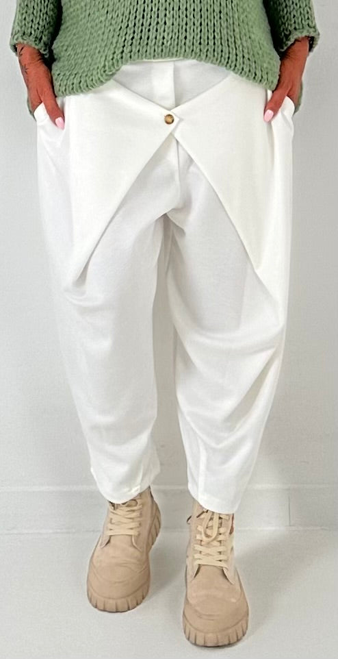 Pants model "Overlay Chic" - white