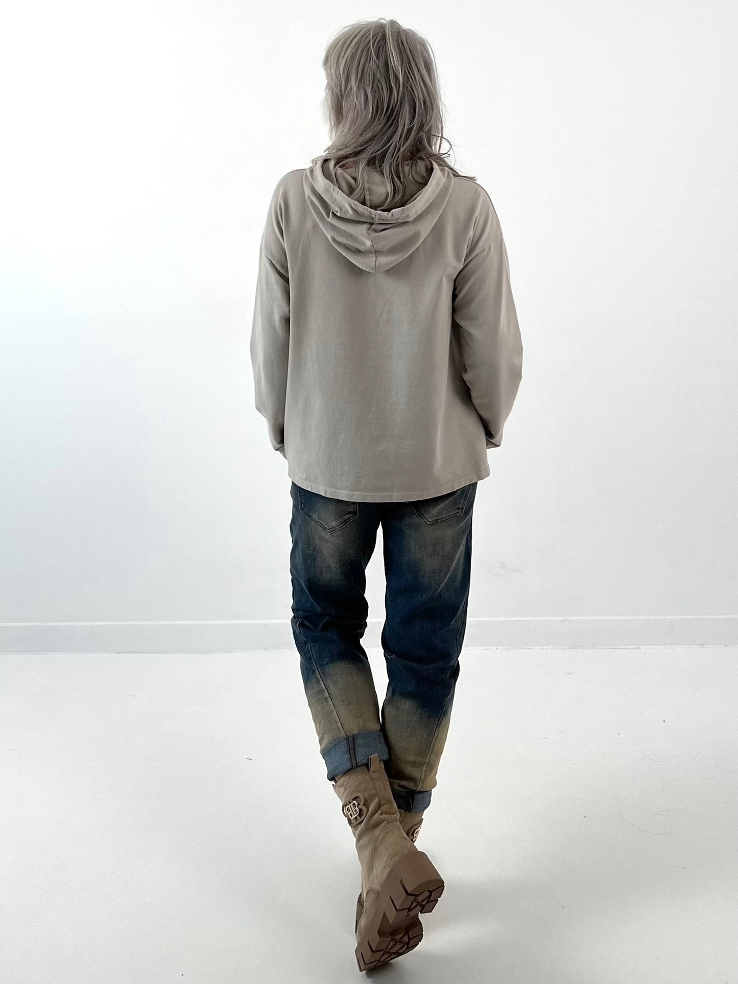 Hoodie model "Casual Time" - beige