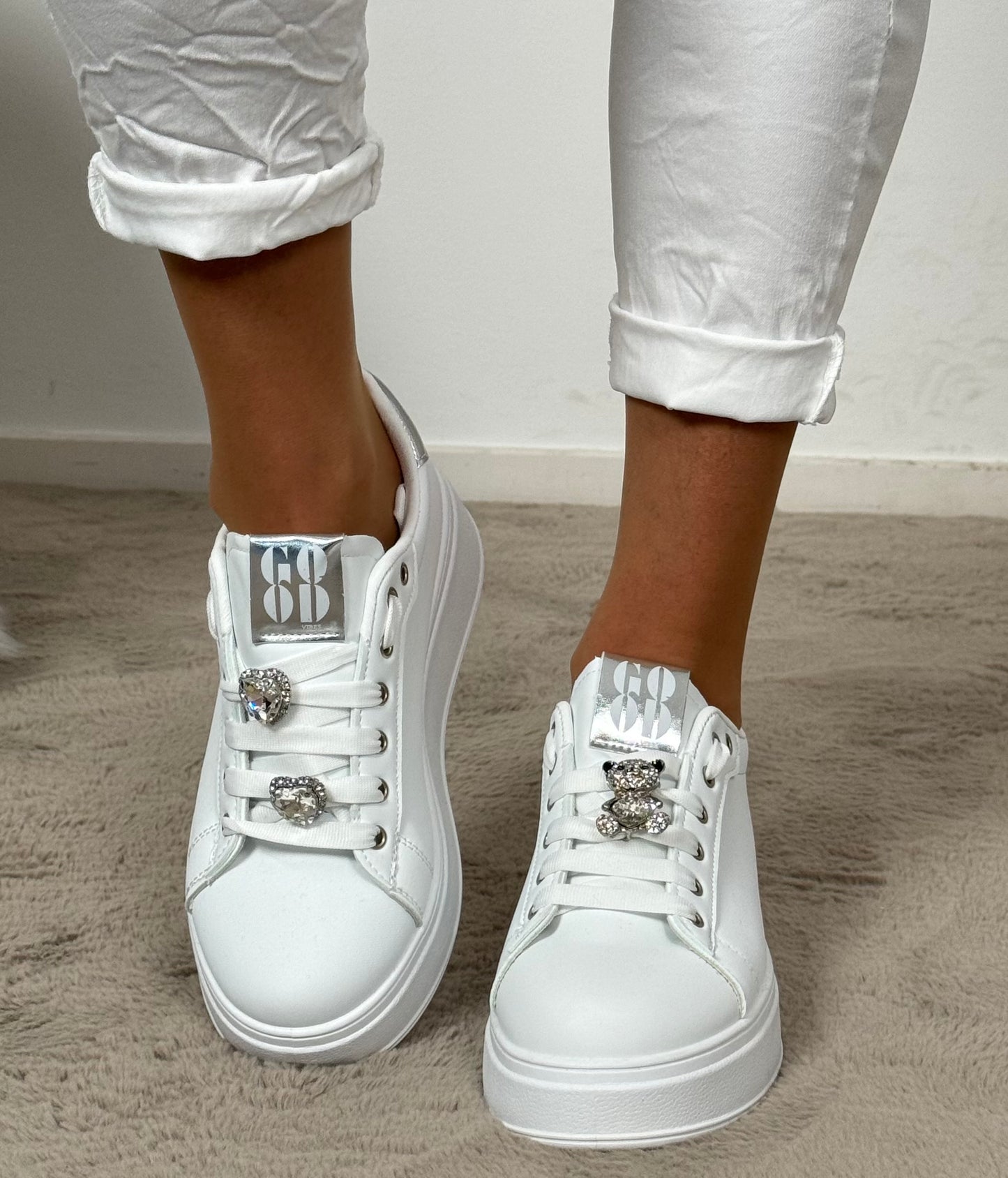 Sneaker with removable decorative elements "Cleo" - white