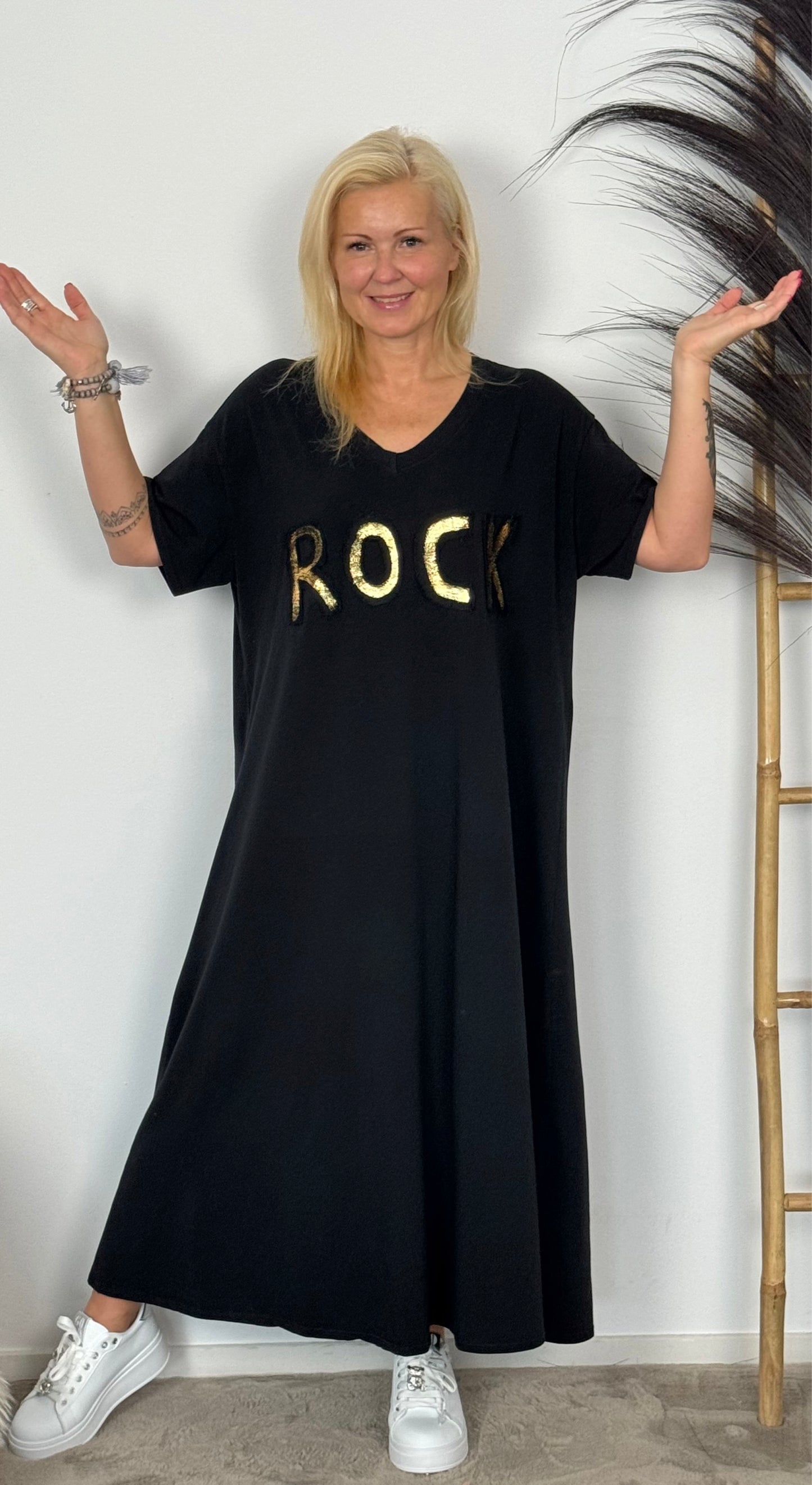 T-shirt dress "Diana" - black