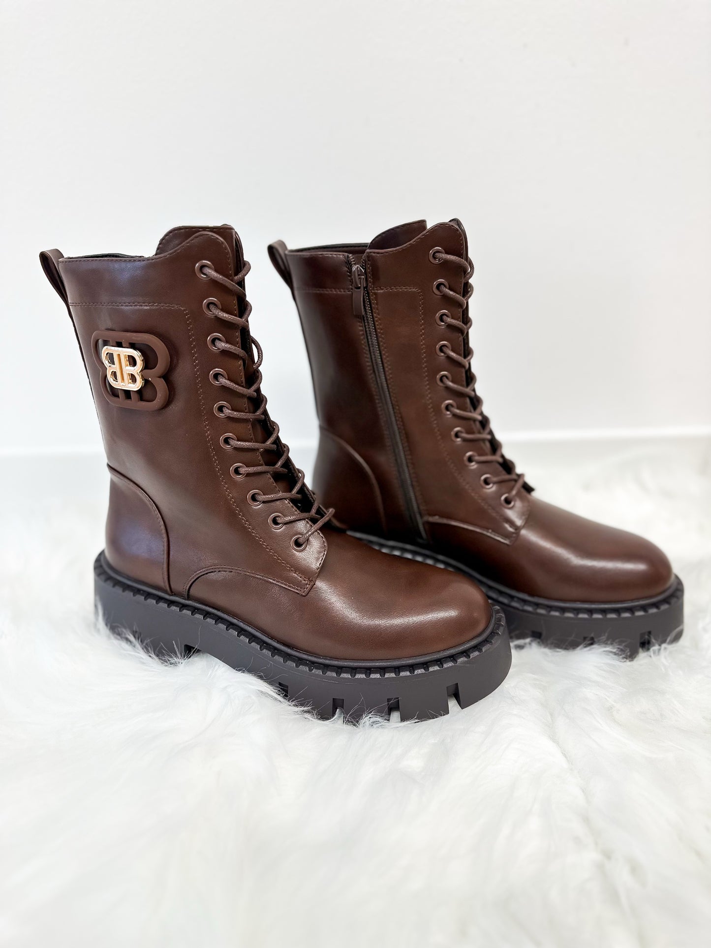 Bootie model "Bold Track" - brown