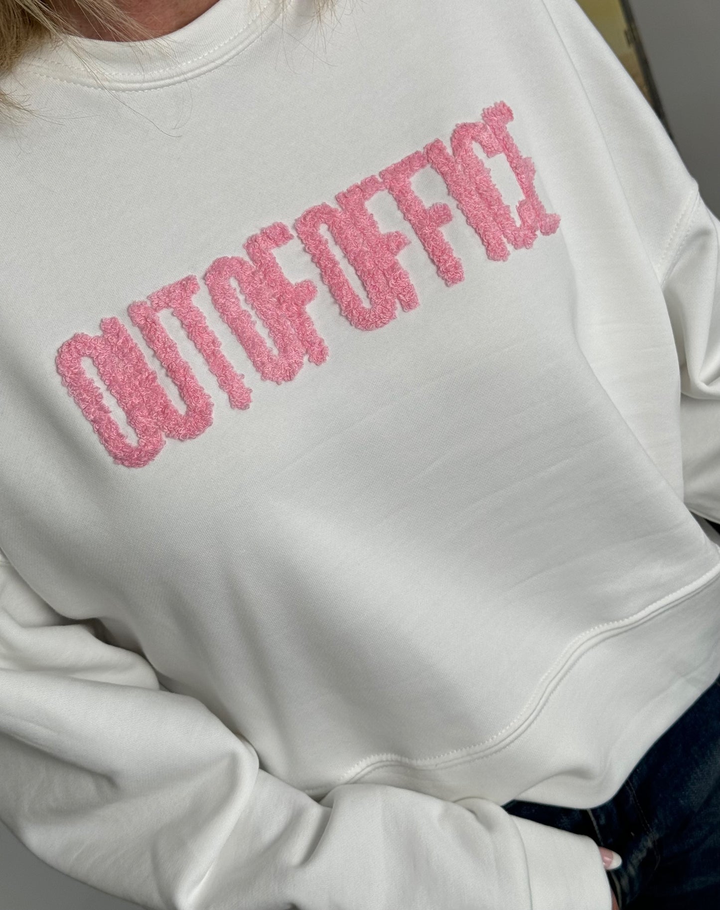 Short boxy sweatshirt "OUT OF OFFICE" - lightgrey