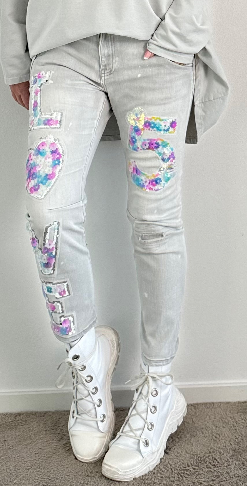 Jeans Hose mit vielen trendigen Details Modell "Jule" - hellgrau