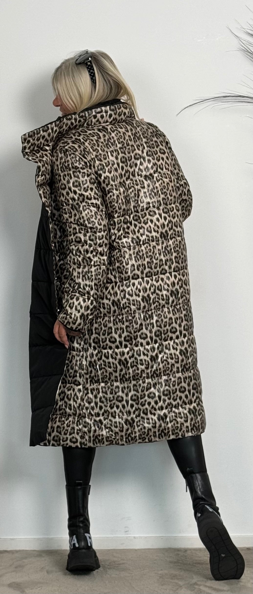 Reversible coat "Amazing" - black-leo