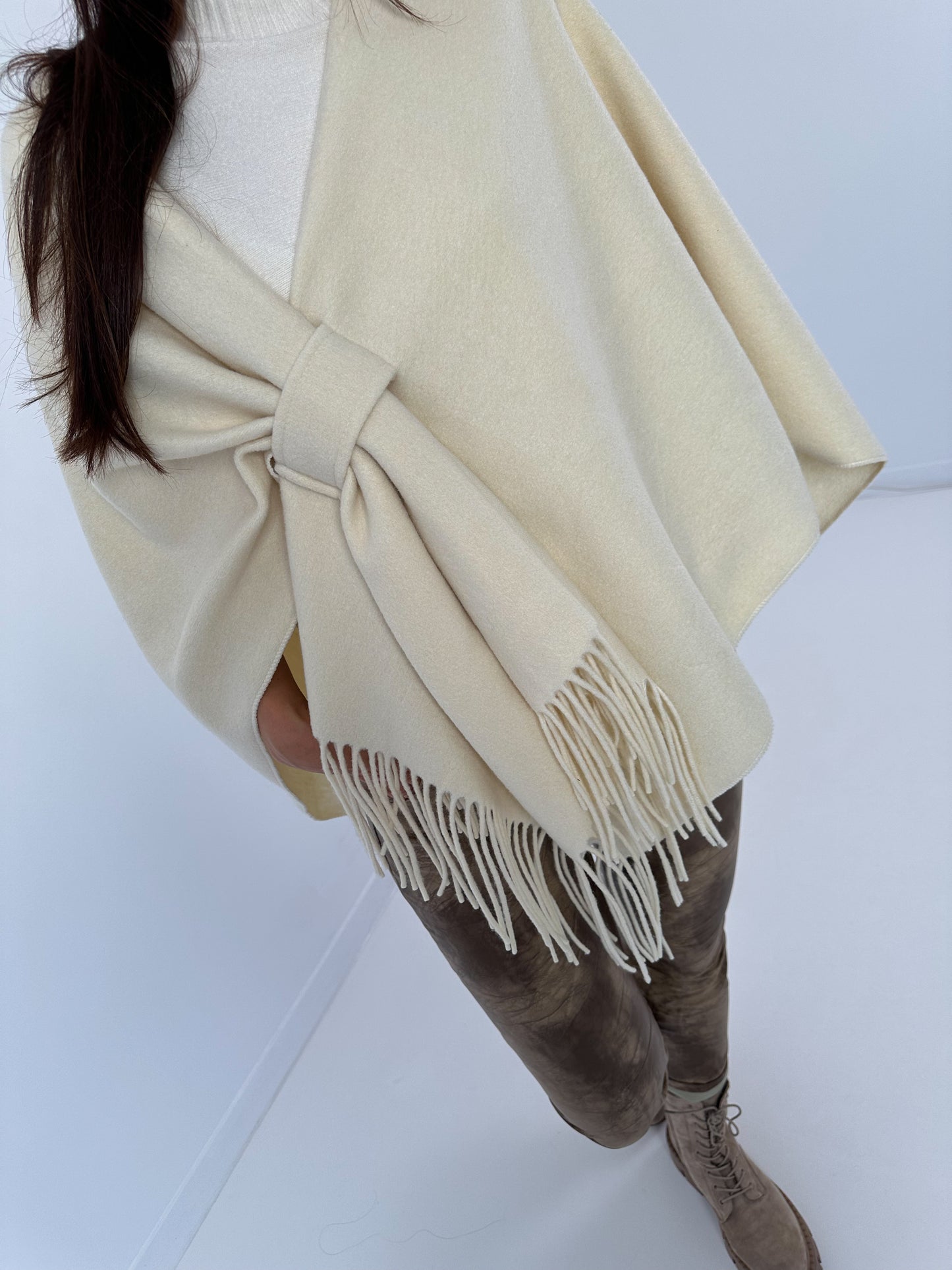 Poncho/Throw model "The Poncho" - ecru